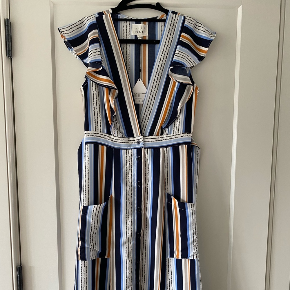 ABSOLUTELY GOURGEOUS name brand dress👗👡💙🤍🧡